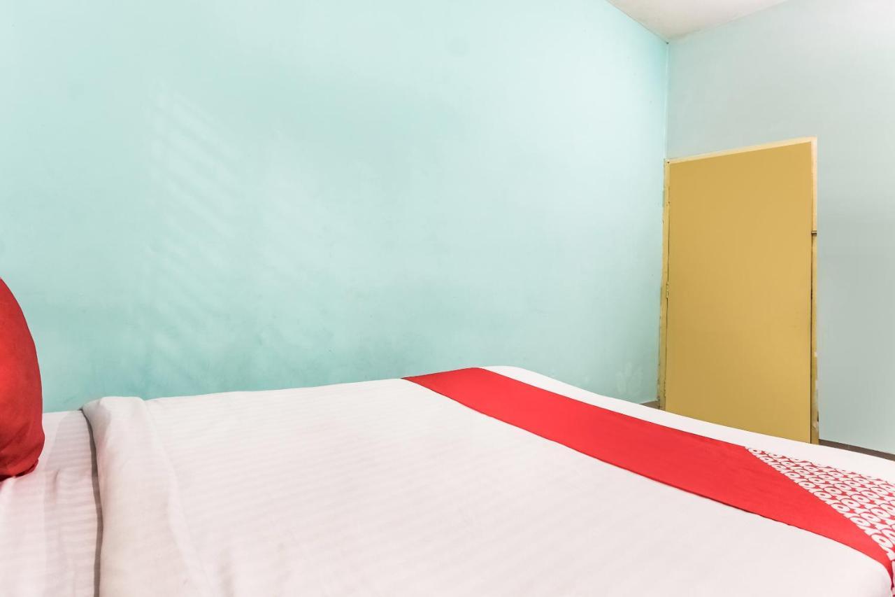 โอโย 48557 ดีที ไลท์ Hotel บูบันเนสชวาร์ ภายนอก รูปภาพ